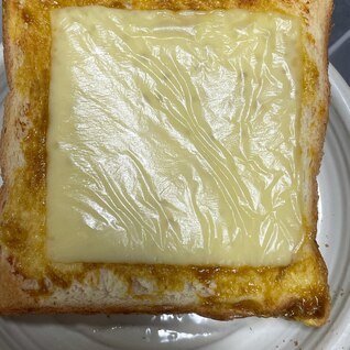 朝におすすめ！簡単チーズカレートースト